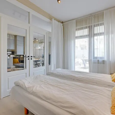 Dom & House Neptun Park Comfort 아파트